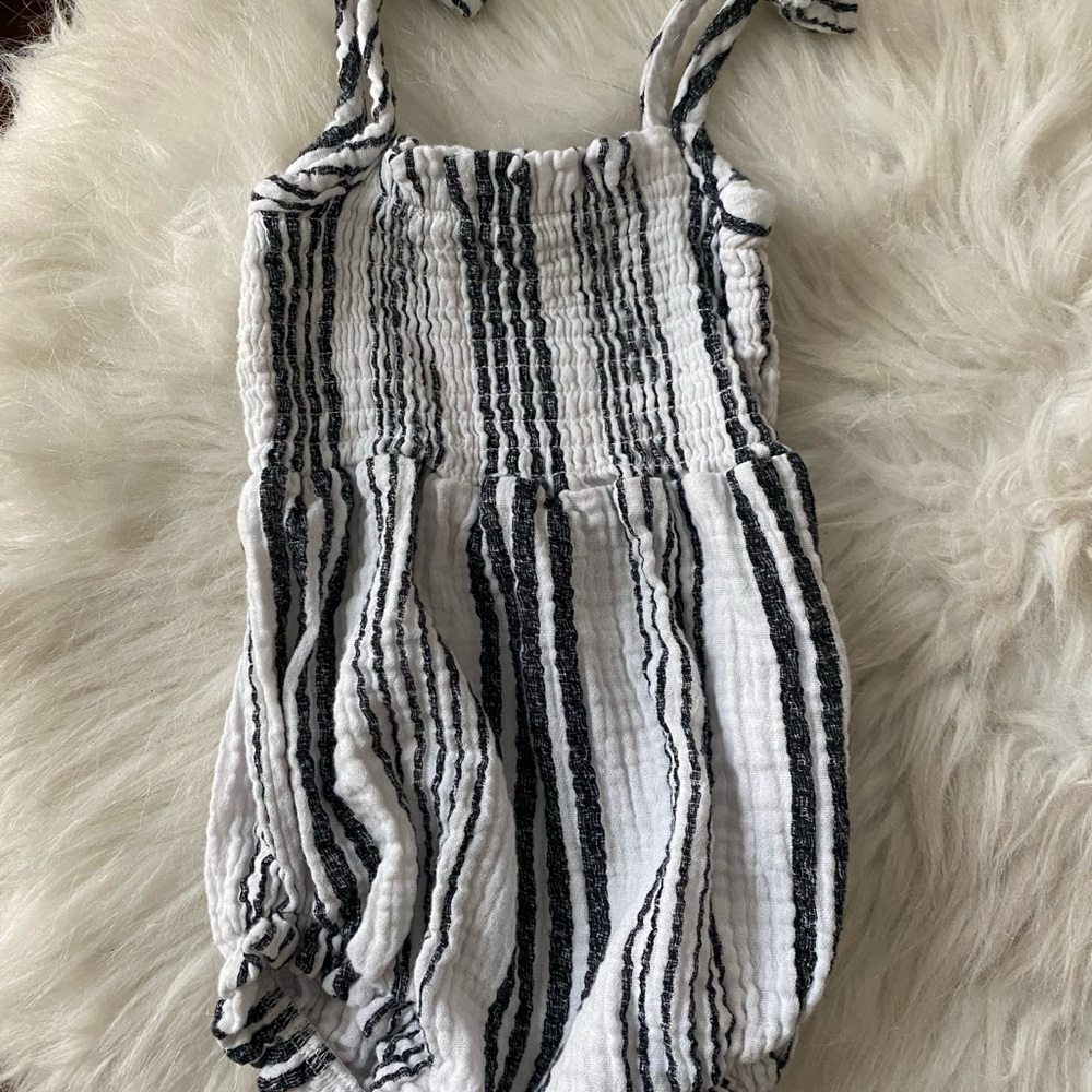 Jessica Simpson striped romper EUC 3-6 months